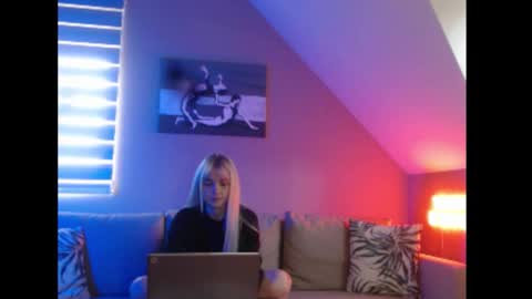 A girl online show from 09.29.25