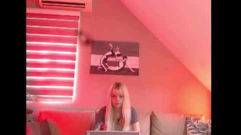 A girl online show from 10.10.25