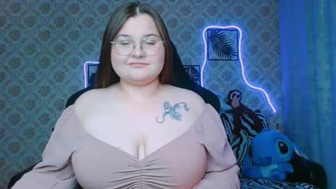 Snapshot of dreamforyoue2 chatting on 09.10.25 dreamforyoue2 online show from 09.10.25