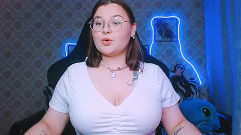 Snapshot of dreamforyoue2 chatting on 09.23.25 dreamforyoue2 online show from 09.23.25