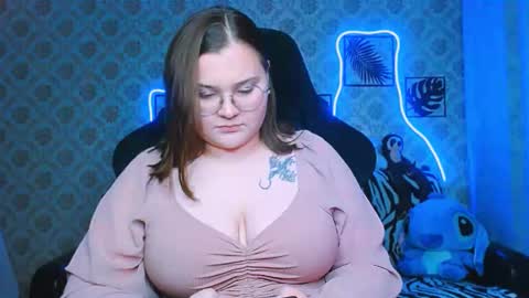 Snapshot of dreamforyoue2 chatting on 10.05.25 dreamforyoue2 online show from 10.05.25