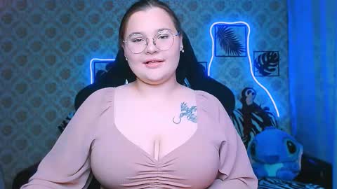 Snapshot of dreamforyoue2 chatting on 10.10.25 dreamforyoue2 online show from 10.10.25