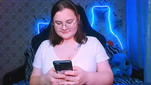 Snapshot of dreamforyoue2 chatting on 10.30.25 dreamforyoue2 online show from 10.30.25