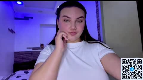 Snapshot of dreamyblushfairy chatting on 05.14.26 Mila online show from 05.14.26