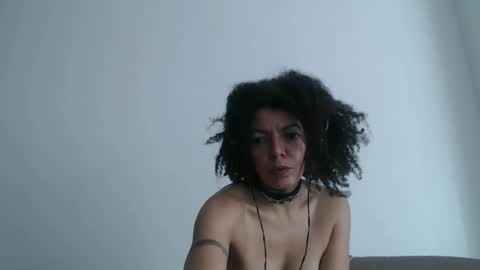 DreamyLatina online show from 10.18.25