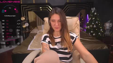 Snapshot of dreamylinaaa chatting on 01.04.25 Lina online show from 01.04.25