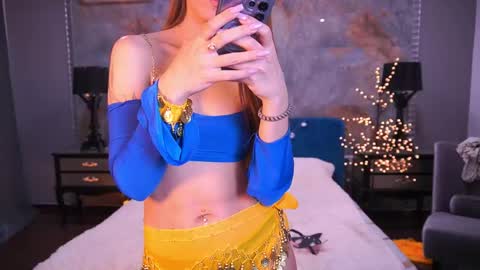 Snapshot of dreamylinaaa chatting on 04.28.26 Lina online show from 04.28.26