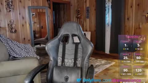 Snapshot of dreamytrance chatting on 10.08.25 DreamyTrance online show from 10.08.25