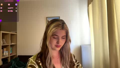 Snapshot of dremazwahlen chatting on 05.21.26 Dia online show from 05.21.26
