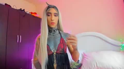 drippyorlove online show from 01.24.25