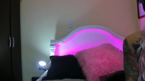 drippyorlove online show from 02.05.25