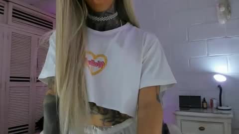 drippyorlove online show from 11.19.25