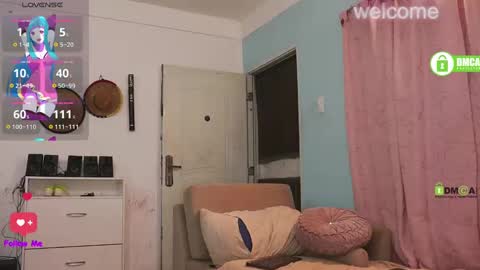 Snapshot of duamilktits chatting on 12.28.24 duamilktits online show from 12.28.24