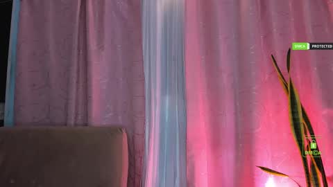 Snapshot of duamilktits chatting on 11.09.25 duamilktits online show from 11.09.25