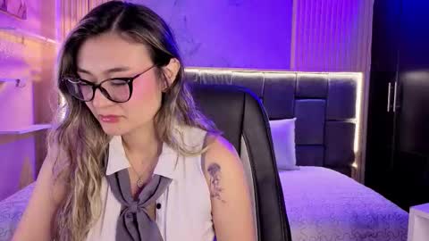 Snapshot of duchessex chatting on 11.07.25 Victoria online show from 11.07.25