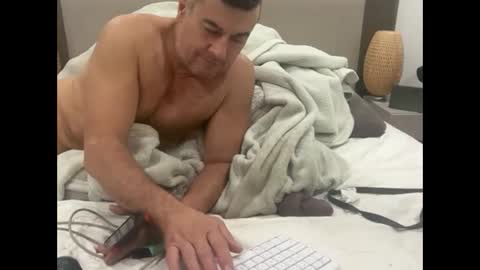 Snapshot of dudebrocuz69 chatting on 04.18.26 Dude online show from 04.18.26