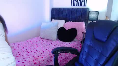 Charlotte online show from 02.05.25