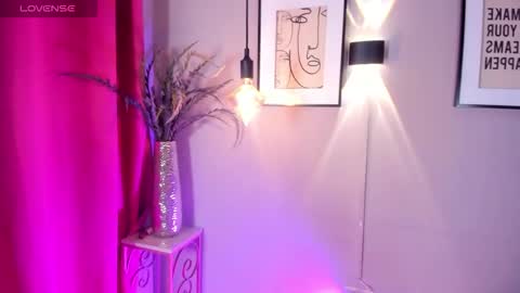 dulce__fiore07 online show from 11.20.25