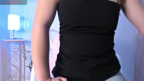 Snapshot of dulce__fiore07 chatting on 05.02.26 dulce__fiore07 online show from 05.02.26