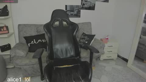 Snapshot of dulce_alice_ chatting on 01.16.26 ALICE online show from 01.16.26