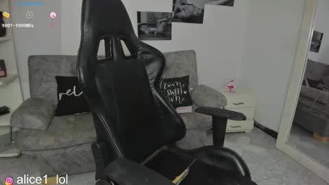 Snapshot of dulce_alice_ chatting on 02.04.26 ALICE online show from 02.04.26