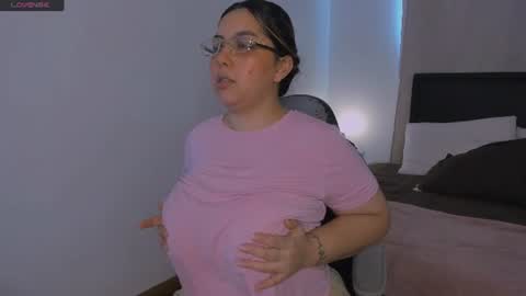 Snapshot of dulce_brithany chatting on 06.24.26 dulce brithany online show from 06.24.26