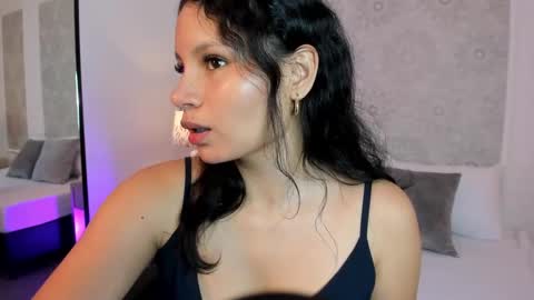 Snapshot of dulce_natyy chatting on 09.11.25 N A T Y online show from 09.11.25