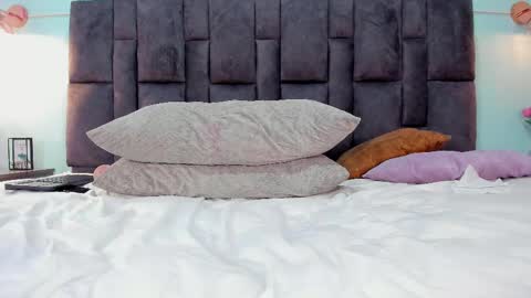 DULCE AURORA online show from 03.07.25