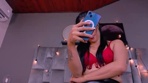 DULCE AURORA online show from 10.23.25