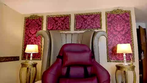 Snapshot of dulcedarling chatting on 11.10.25 Call Me Candy ONLINE GTM -5 7001400 online show from 11.10.25