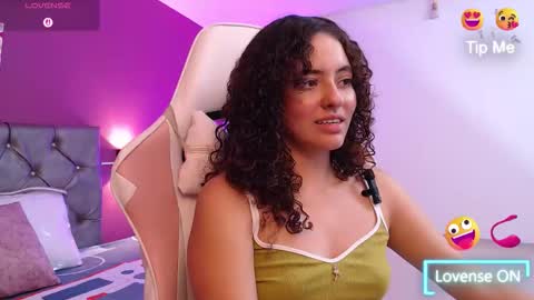 Snapshot of dulcee_gaby chatting on 10.28.25 dulcee_gaby online show from 10.28.25