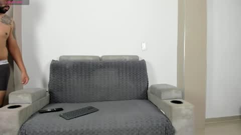 Snapshot of dulceromance chatting on 05.24.26 Jlozada05 online show from 05.24.26