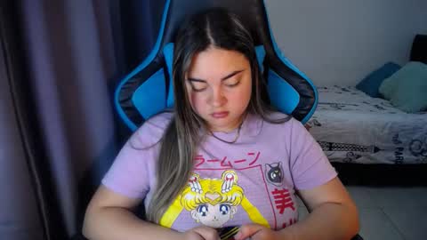 Nicole   online show from 01.30.25