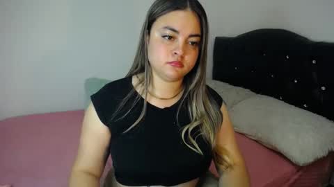 Nicole   online show from 02.22.25