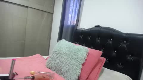 Nicole   online show from 10.02.25