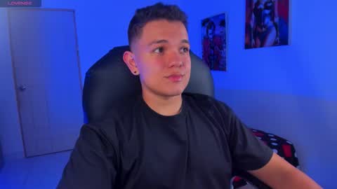 Snapshot of dunkan_kravitz chatting on 11.09.25 Dunkan Kravitz online show from 11.09.25