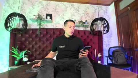 Dustin Sonne online show from 04.05.26