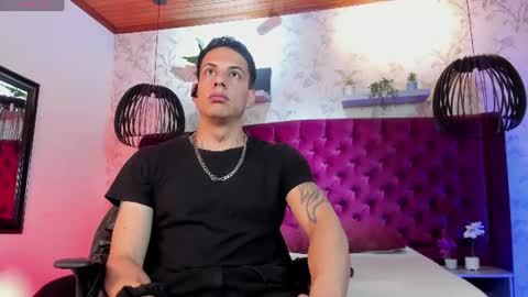 Snapshot of dustin_sonne chatting on 07.15.26 Dustin Sonne online show from 07.15.26