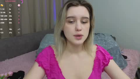 Snapshot of dusyastar chatting on 12.30.24 Dusya online show from 12.30.24