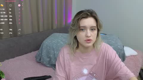 Snapshot of dusyastar chatting on 01.19.25 Dusya online show from 01.19.25