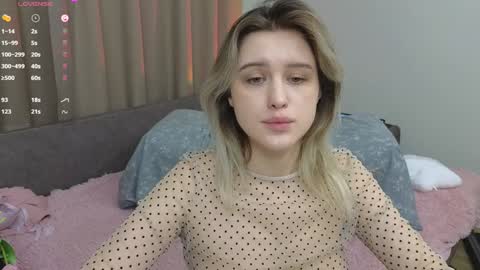 Snapshot of dusyastar chatting on 01.20.25 Dusya online show from 01.20.25