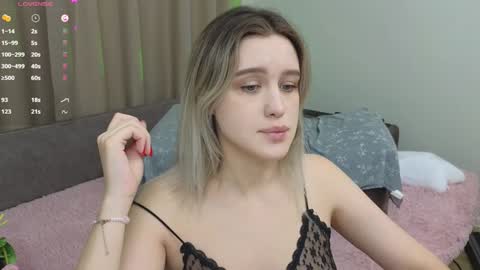 Snapshot of dusyastar chatting on 01.26.25 Dusya online show from 01.26.25