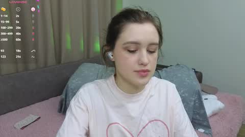 Snapshot of dusyastar chatting on 02.10.25 Dusya online show from 02.10.25