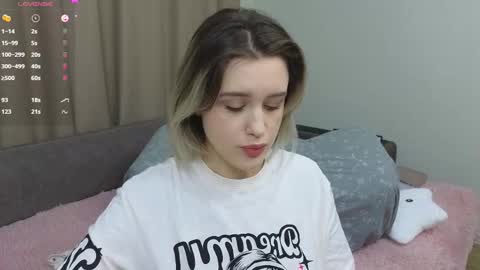 Snapshot of dusyastar chatting on 02.12.25 Dusya online show from 02.12.25