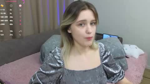 Snapshot of dusyastar chatting on 02.24.25 Dusya online show from 02.24.25