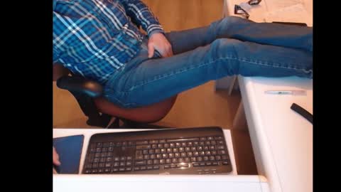 Snapshot of dutchpornking2 chatting on 01.21.25 dutchpornking2 online show from 01.21.25