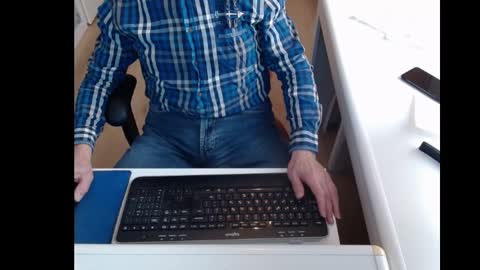 Snapshot of dutchpornking2 chatting on 02.18.25 dutchpornking2 online show from 02.18.25