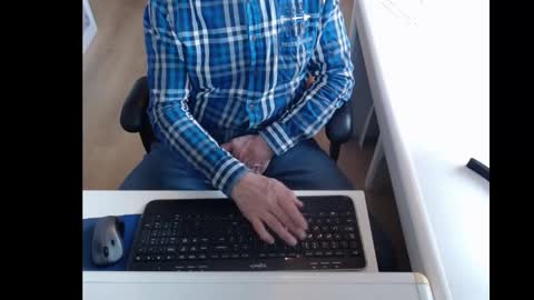 Snapshot of dutchpornking2 chatting on 02.19.25 dutchpornking2 online show from 02.19.25