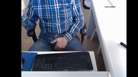 Snapshot of dutchpornking2 chatting on 02.23.25 dutchpornking2 online show from 02.23.25