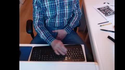 Snapshot of dutchpornking2 chatting on 02.28.25 dutchpornking2 online show from 02.28.25